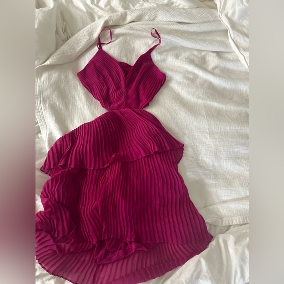 Express Maxi Pink Cutout pleaded material dress! - Picture 2 of 5